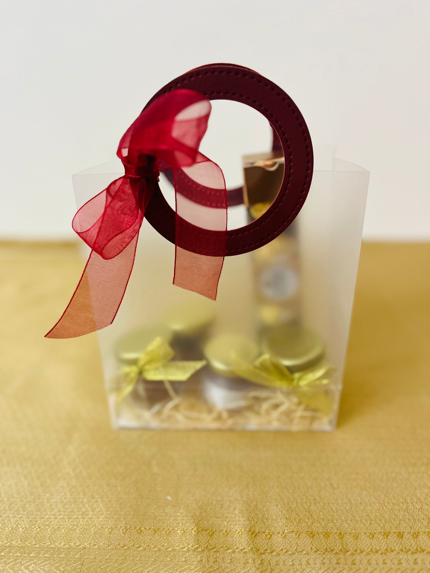 Diwali Gift Bag – Nuts, Honey-Soaked Dry Fruits & Chocolates